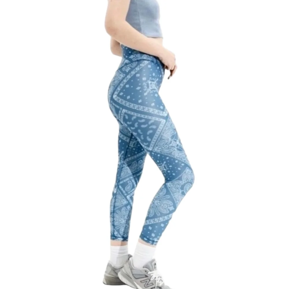 American Eagle Blue Bandana Everything Leggings  Size Small‎